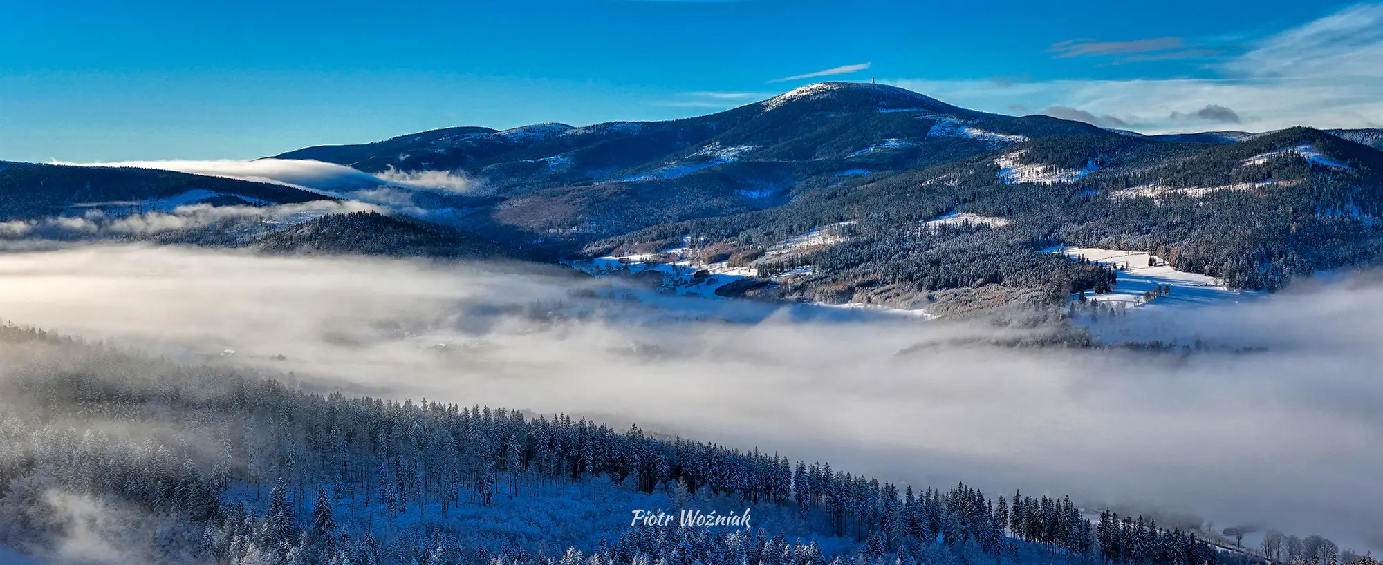 Panorama Masywu Śnieżnika zimą